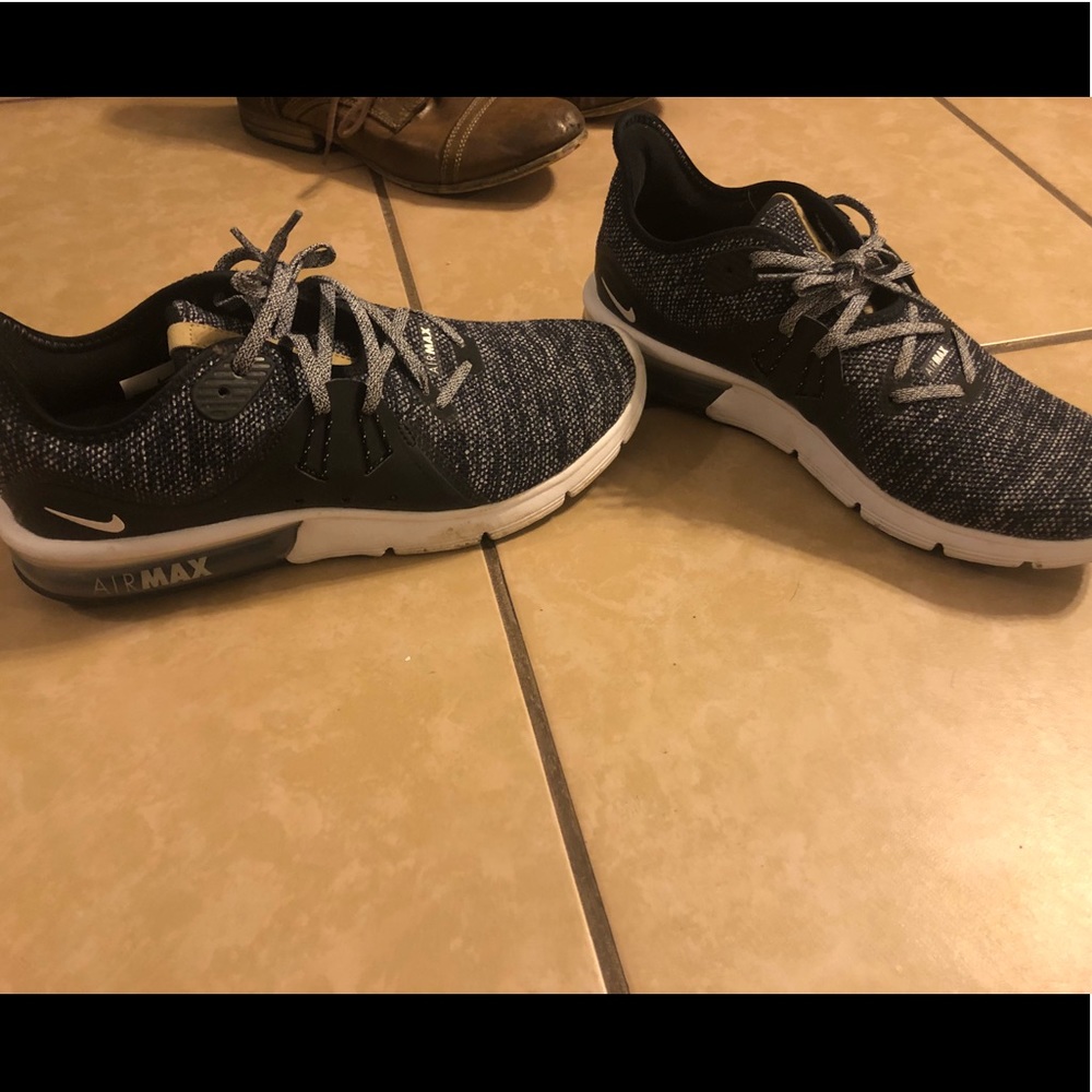 Women’s Nike Air Max tennis shoes